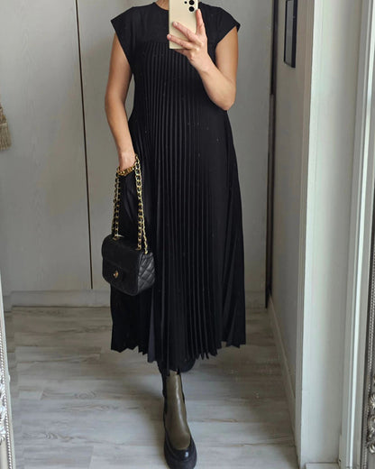 Round Neck Pleated Maxi Skirt