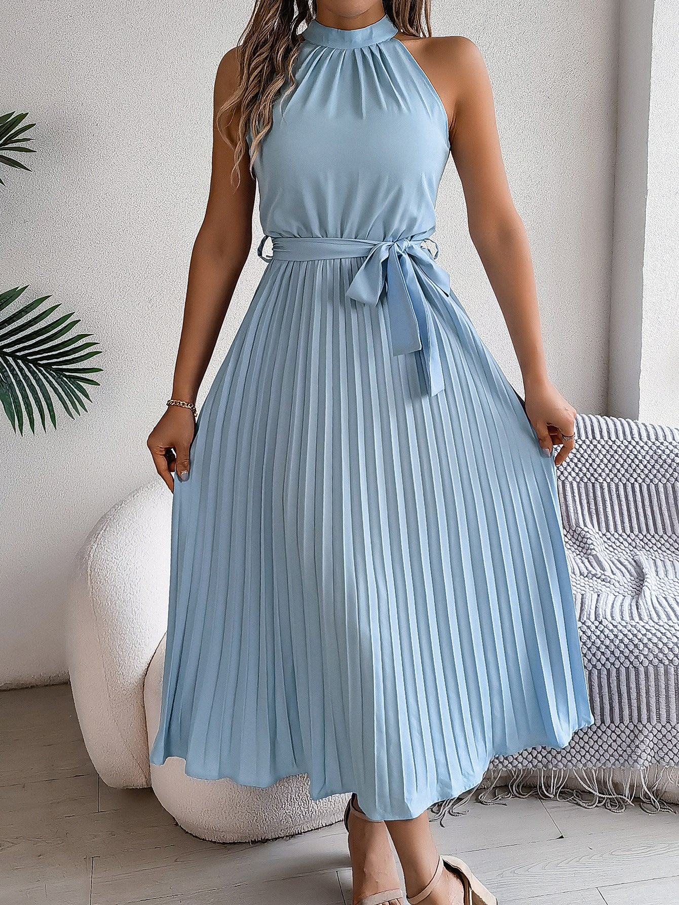 Elegant stand collar sleeveless waist long dress